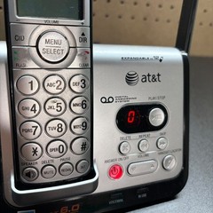 AT&T CL82209 DECT 6.0 digital answering system cordless telephone expandableto12