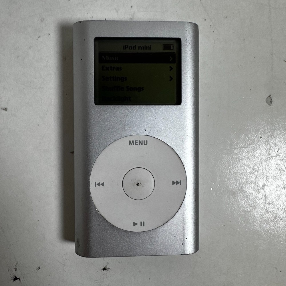 Apple iPod Mini A1051 Silver Handheld 4GB Portable Digital Music MP3 Player