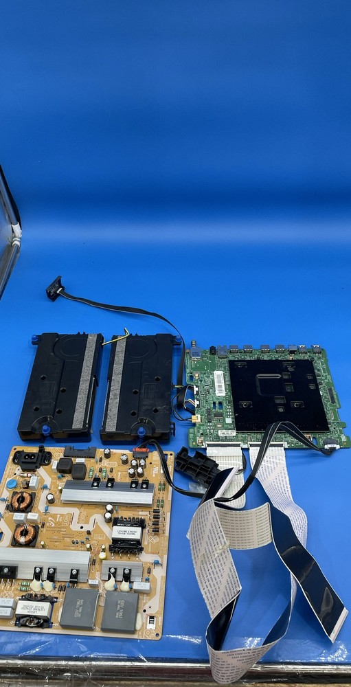 Samsung BN94-14163D Main Board & UN65NU7300FXZA Power Supply Unit w/ Speakers