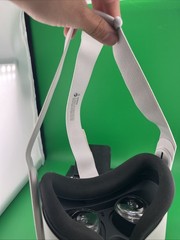 Oculus Quest 2 Virtual Reality 128gb w/Controllers In Great Condition(T30)
