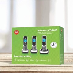 Motorola CD4013 Digital Cordless Telephone w Answering Machine 3 Handset Phones