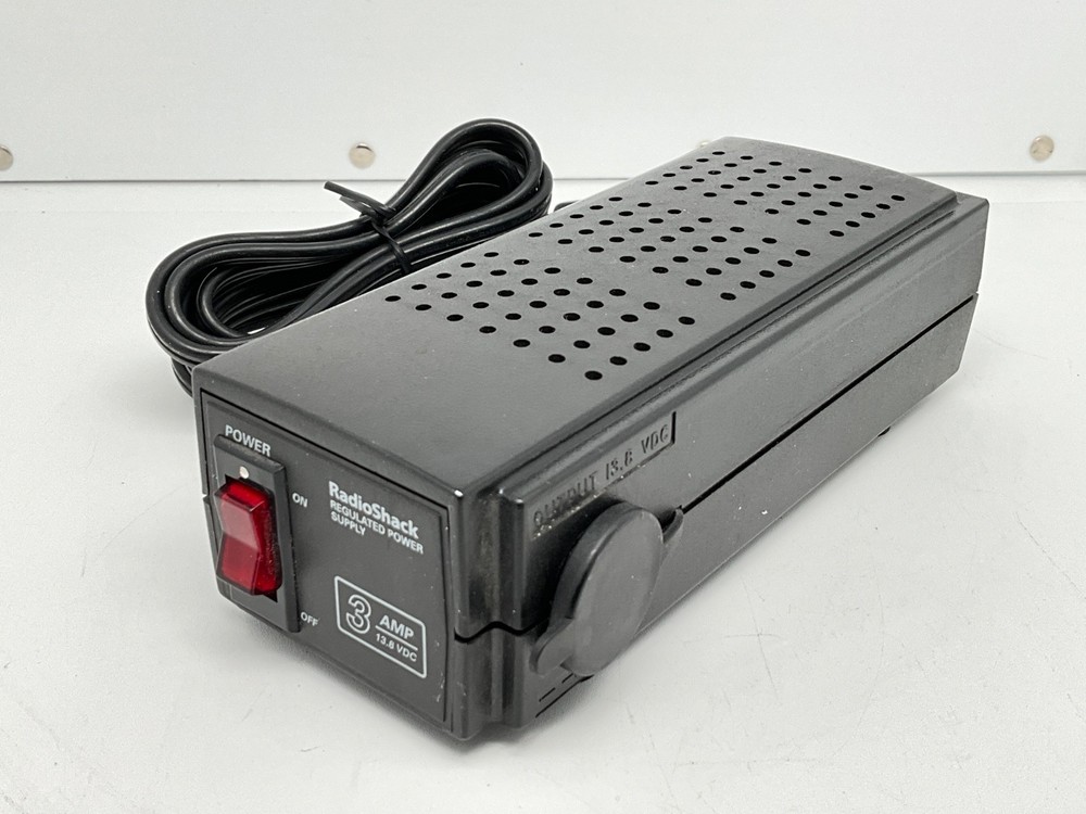 RadioShack Cat. No. 22-503 AC to DC 13.8VDC Regulated Power Supply for CB Radio
