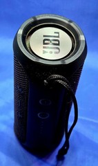 JBL Flip 4 Portable Waterproof Bluetooth Speaker – Black- USED SPARINGLY