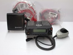 MOTOROLA XTL5000 XTL 5000 UHF 450-520 MHZ Digital P-25 RADIO POLICE FIRE T-BAND