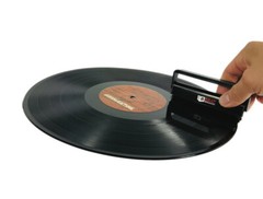 Beat Breakerz – Carbon Fiber Record Cleaning Brush!