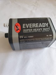 Eveready 1209 Super Heavy Duty 6V Zinc Carbon Lantern Non-Rechargeable Battery