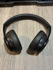 Beats by Dr. Dre Beats Solo3 Wireless On-Ear Headphones – Matte Black