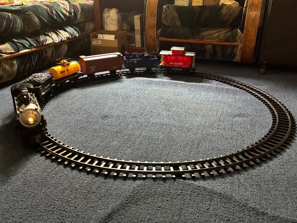 PRE-OWNED 2050 BLACK TRAIN WITH CONTROL REMOTE