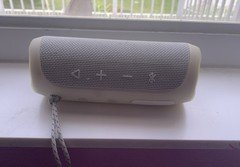 JBL Flip 4 Portable Bluetooth Speaker Cylindrical White Tested and Working