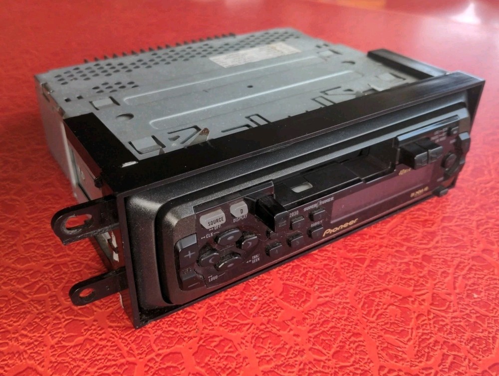 Pioneer KEH-P2030 Cassette Player Dash Radio Receiver Car AM/FM Stereo UNTESTED