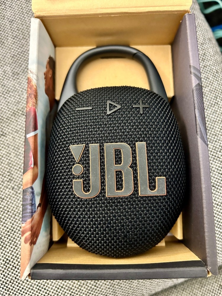 JBL Clip 5 Portable Waterproof Dustproof Wireless Speaker (Black)