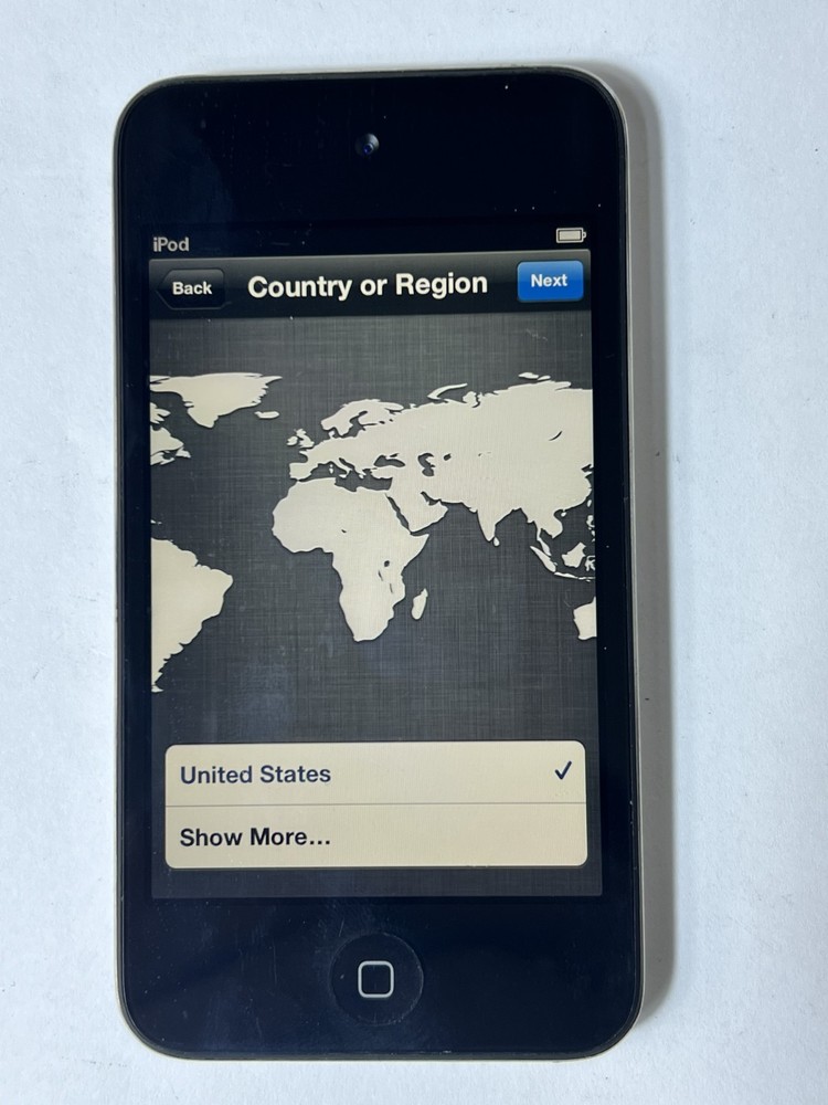 Apple iPod Touch 4th Generation – 32GB – Black A1367 MC544LL/A – Good Condition!