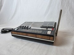 ITT Schaub-Lorenz radio, model 113?, W. Germany – WORKS, READ
