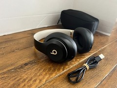 Beats by Dr. Dre Beats Studio Pro Wireless Noise Cancelling Black & Gold w/ Case