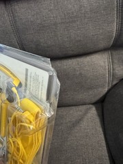 Factory Sealed!!! SONY SRF-4 FM YELLOW SPORTS STEREO WALKMAN PORTABLE RADIO