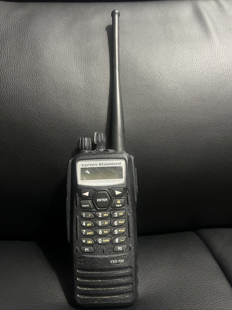Vertex Standard Digital UHF DMR Radio VXD-720-G6B-4