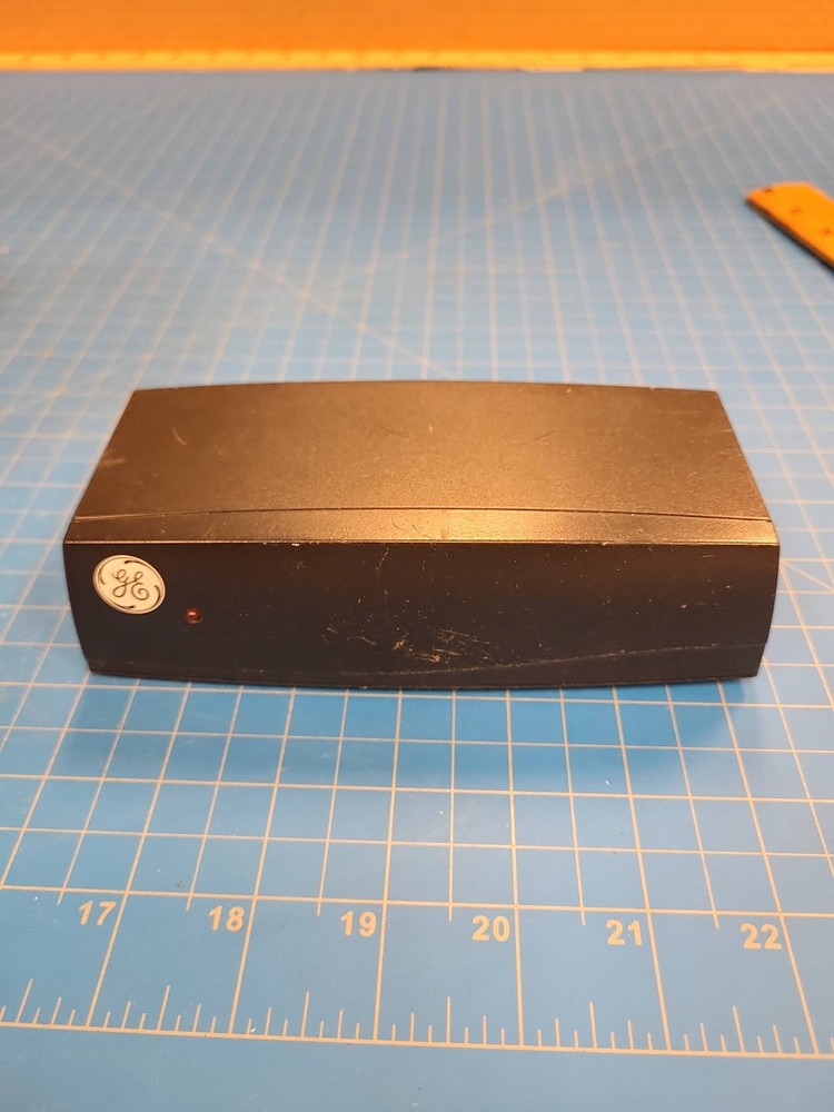 GE 37631 Audio Video RF Modulator RCA Composite to Coaxial Coax Converter NTSC