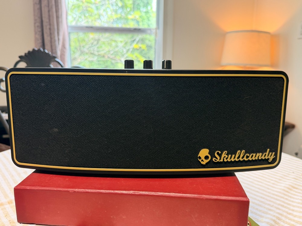 Skullcandy Vandal Speaker Dock Model S7LACZ-04 Black Gold Retro Vintage