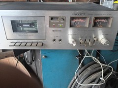 scott audio cassette tape deck r 670d, in awesome shape very well taken care of.