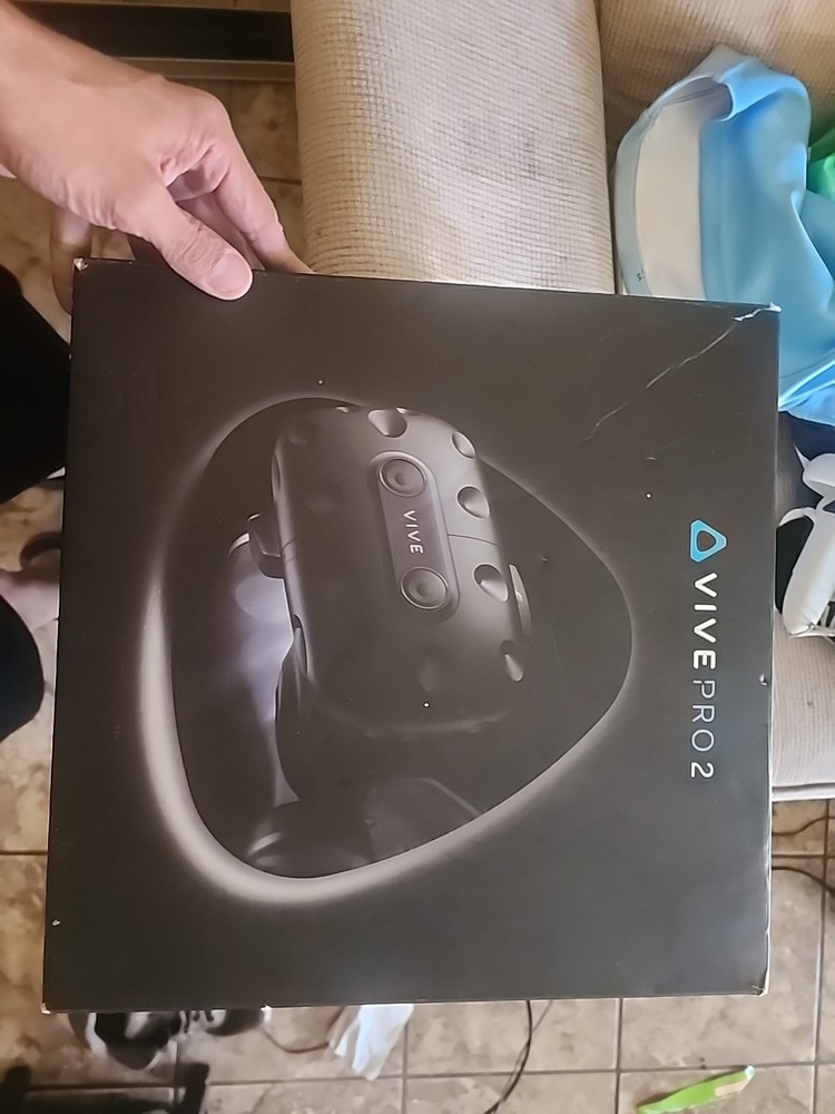 HTC Vive Virtual Reality Headset (99HAHZ024-00)