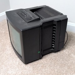 SONY TRINITRON KV-10FMV20 10″ CRT Retro Gaming Television TV Mega Bass + REMOTE