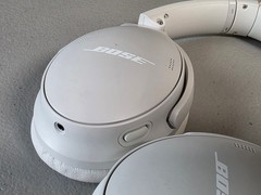 Bose Quiet Comfort Noise Cancelling Wireless Bluetooth Headphones in Smoke White