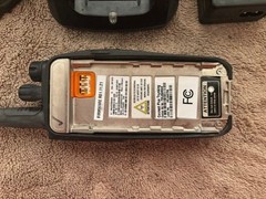 Lot of 1 Motorola XPR6550 UHF 403-470 MHz,ANT, CHARGER AAH55QDH9LA1AN/No Battrey