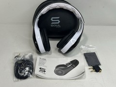 SOUL SL300 White/Black High Definition Noise Canceling Headphones by Ludacris