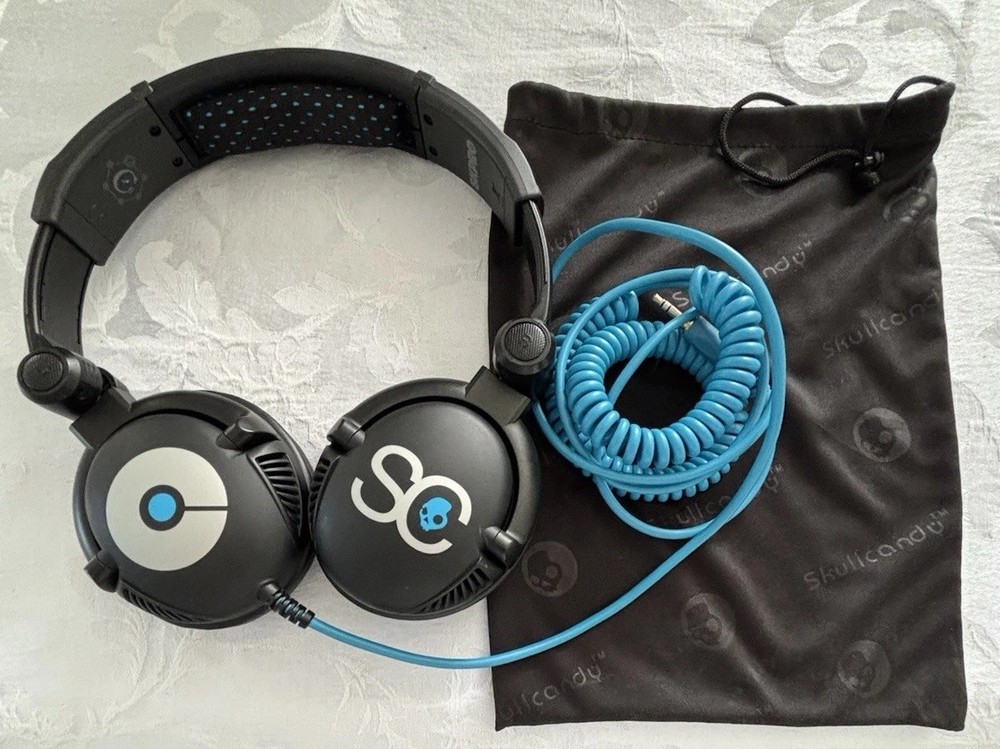 SkullCandy SK Pro Throwback DJ Wired Headphones With Bag, Black And Blue, Tested