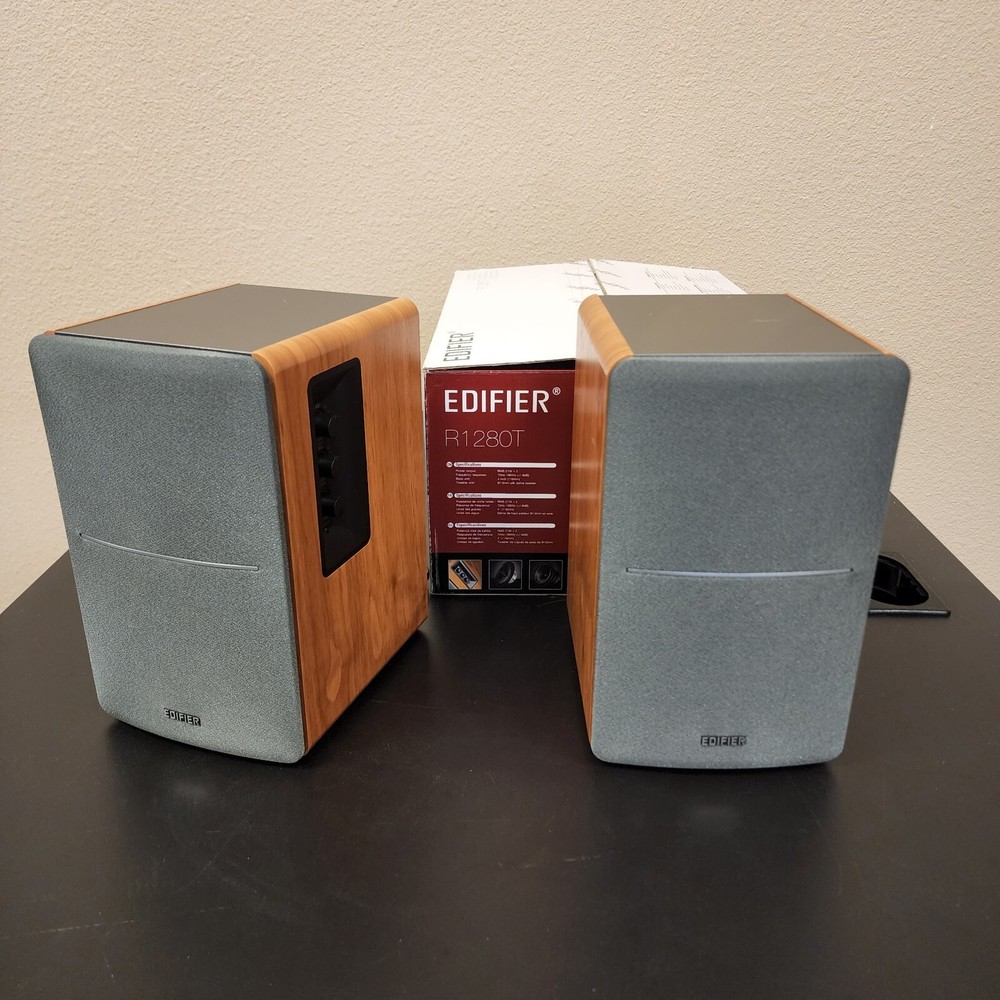 Edifier R1280T Powered 2.0 Bookshelf Speakers Dual RCA inputs Wood Scratch &Dent