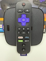 Roku Ultra 4K/HD/HDR Streaming Media Player with JBL Headphones 4661R- Black