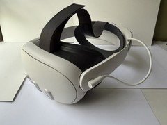 Meta Quest 3 VR Headset 128GB w/ Controllers & Pro Strap – Excellent