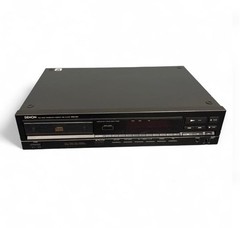 Denon DCD-810 PCM Audio Technology Double Super Linear Converter CD Player