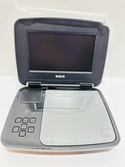 Portable DVD RCA DRC99371EB, CD and JPG Player (7″) with Bag-Excellent condition