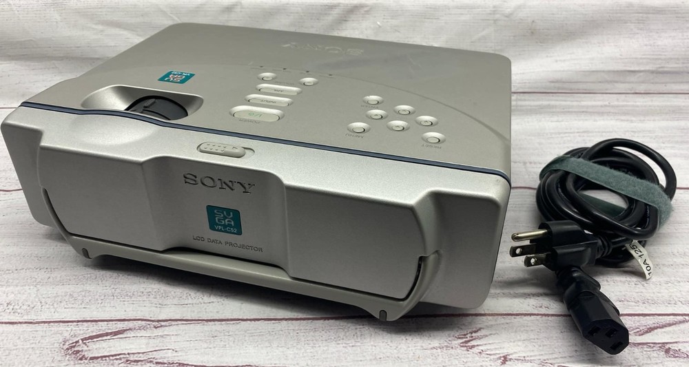 Sony SVGA VPL-CS2 LCD Data Projector – LOW HOURS!