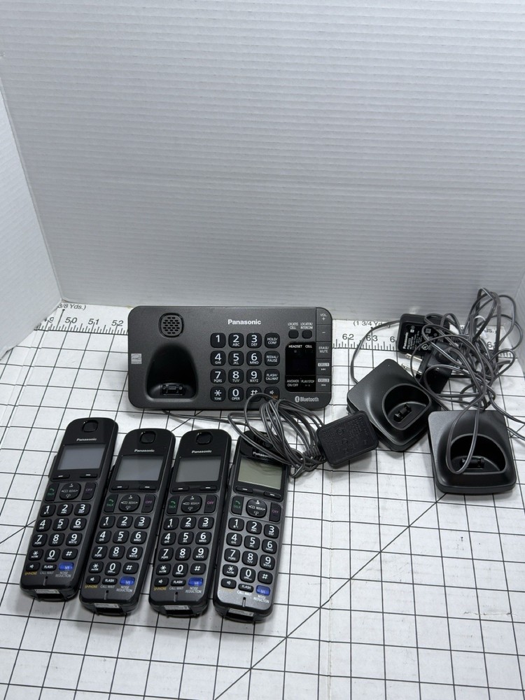 Panasonic KX-TGE270 DECT 6.0 Cordless Phone 4 Handsets Bluetooth Link2Cell Set
