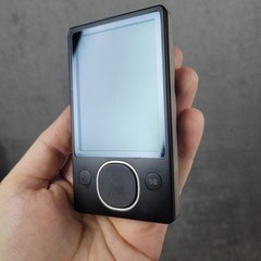 Microsoft Zune 80GB Black MP3 Media Player Model 1126 For Parts Repair READ a