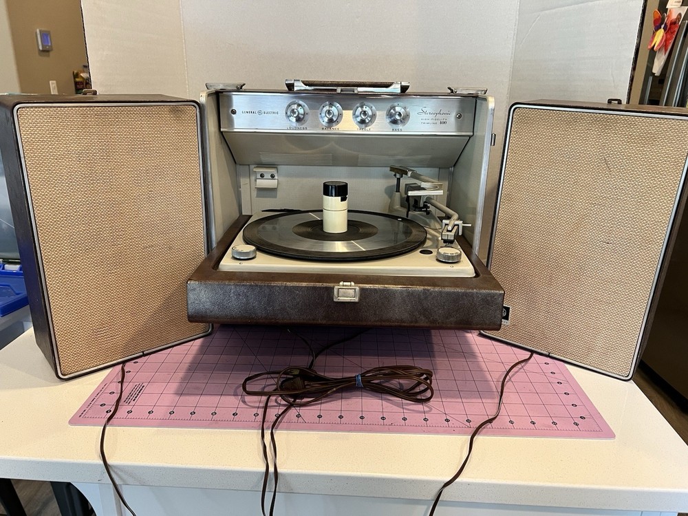 GE VINTAGE TRIMLINE 400 PORTABLE TURNTABLE AMP SPEAKERS SUITCASE Black Chestnut