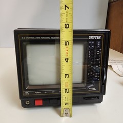 Vintage SKYTEK 4.5″ Mini Portable Black & White Television 80s For Parts Repair
