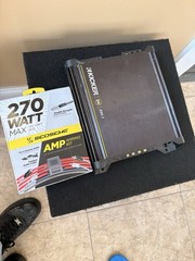 Kicker 48TRTP122 12-inch Thin W/wires And Kicker Amp