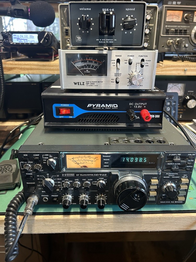 Icom IC-740 HF Mono Band Ham Radio Transceiver SSB CW AM w/ Power Supply & Meter