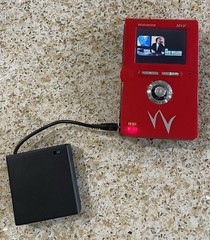 Wolverine MVP 9000 80GB Multimedia Player Digital Audio Photo Video Storage Red