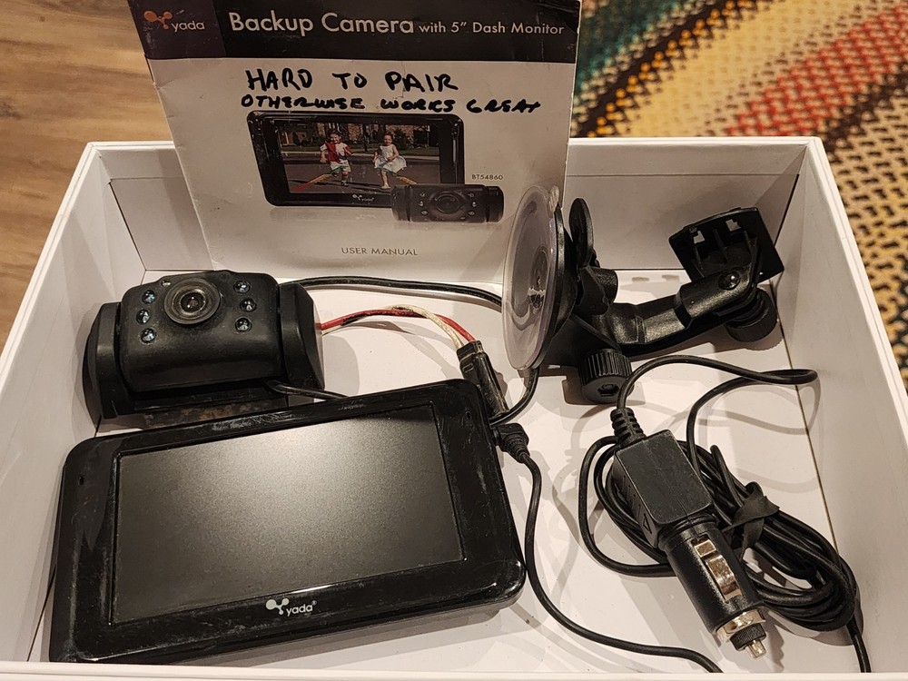 Yada Backup Camera with 5-inch Dash Monitor Model BT54860 Manual Bracket Charger