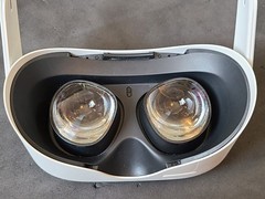 Meta Quest 2 128GB Standalone VR Headset White FOR PARTS, NOT WORKING