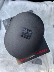 Beats Studio3 Decade Collection Wireless Headphones Defiant Black Red
