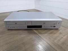 Samsung DVD-V5500 DVD Player For Parts Powers On