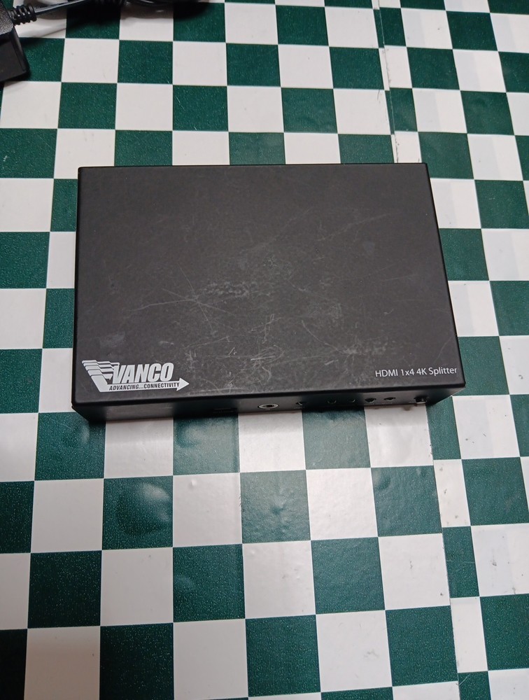 Vanco 280704 HDMI 1 x 4 Splitter/Extender