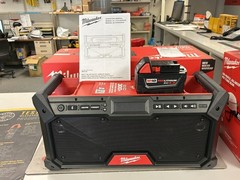 Milwaukee 2952-20 M18 Bluetooth Jobsite Radio Bare Tool w/5.0amp battery
