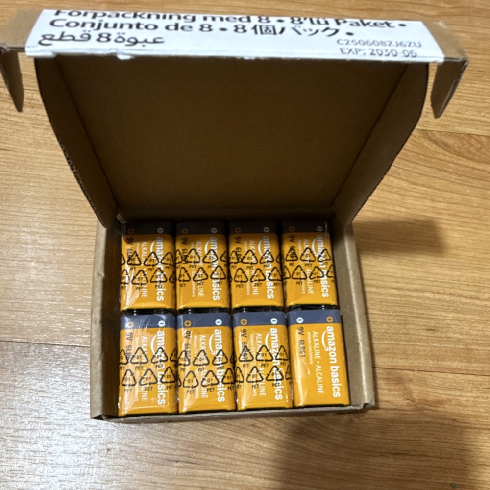 AmazonBasics 9V Alkaline Batteries Pack of 8, 9V Block Type, 9V Voltage