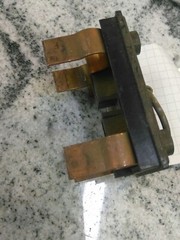 GENERAL Fuse Holder PULL OUT 60A 250V NO GROVE ON SIDE ( EH3